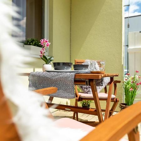 Апартаменты Apartman Dream V Mikulove - Jine Ubytovani Lednice Экстерьер фото